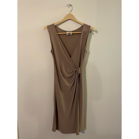 Joseph Ribkoff Dresses & Skirts - Joseph Ribkoff V-Neck Sleeveless Cinch Waist Dress